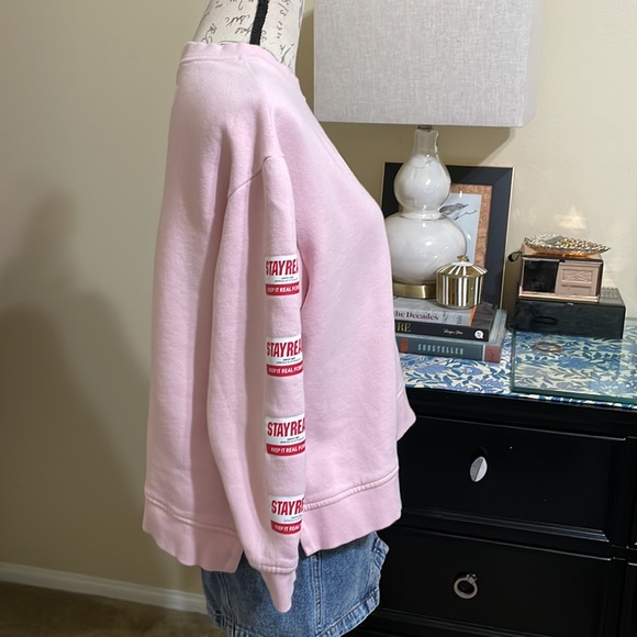 Stay Real Logo Sweatshirt - Picture 5 of 10